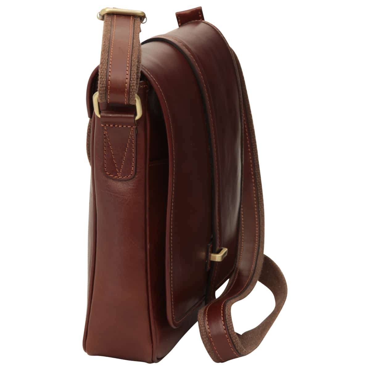 Small Leather Bag With Magnetic Closure - Brown