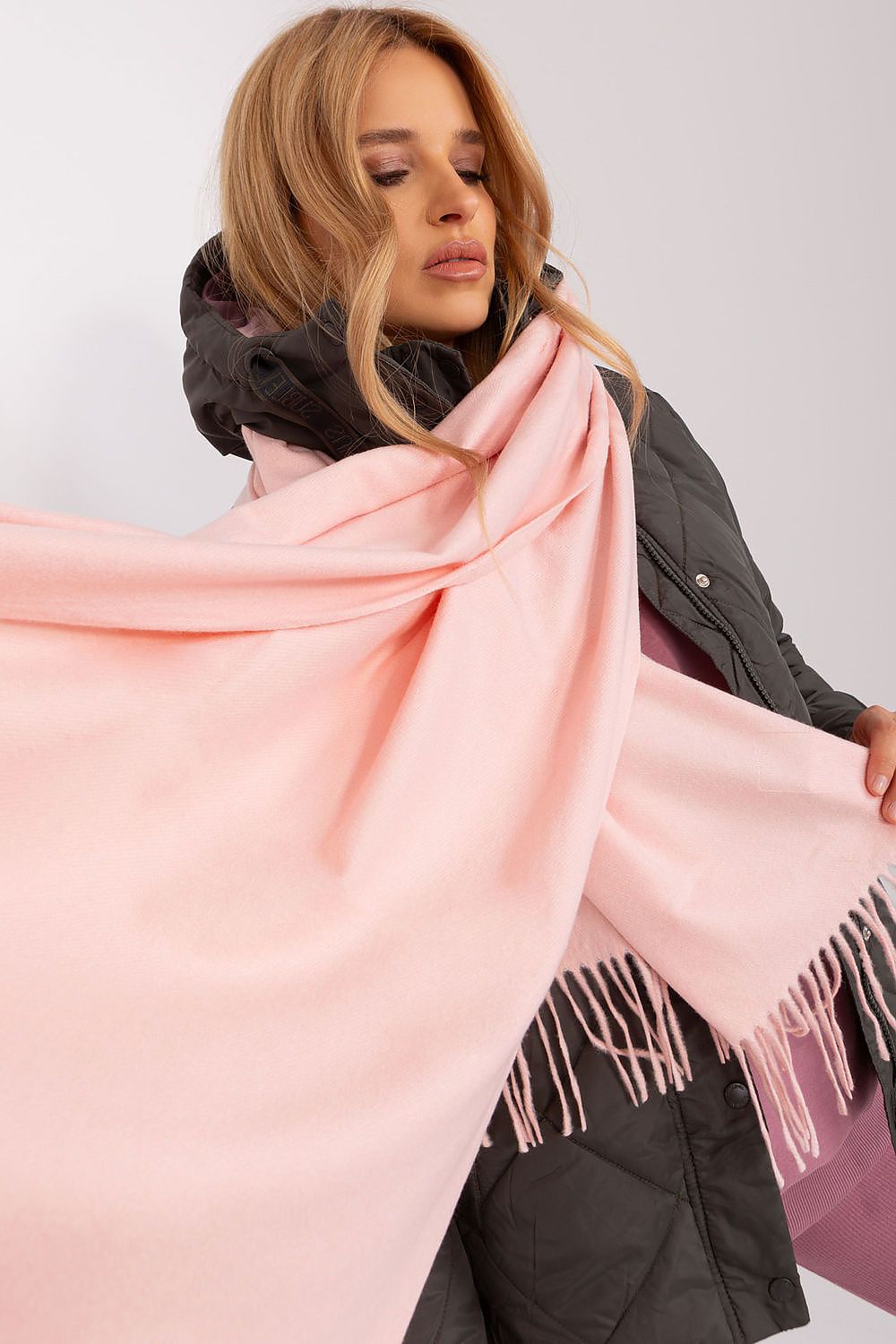  Shawl model 187602 AT 