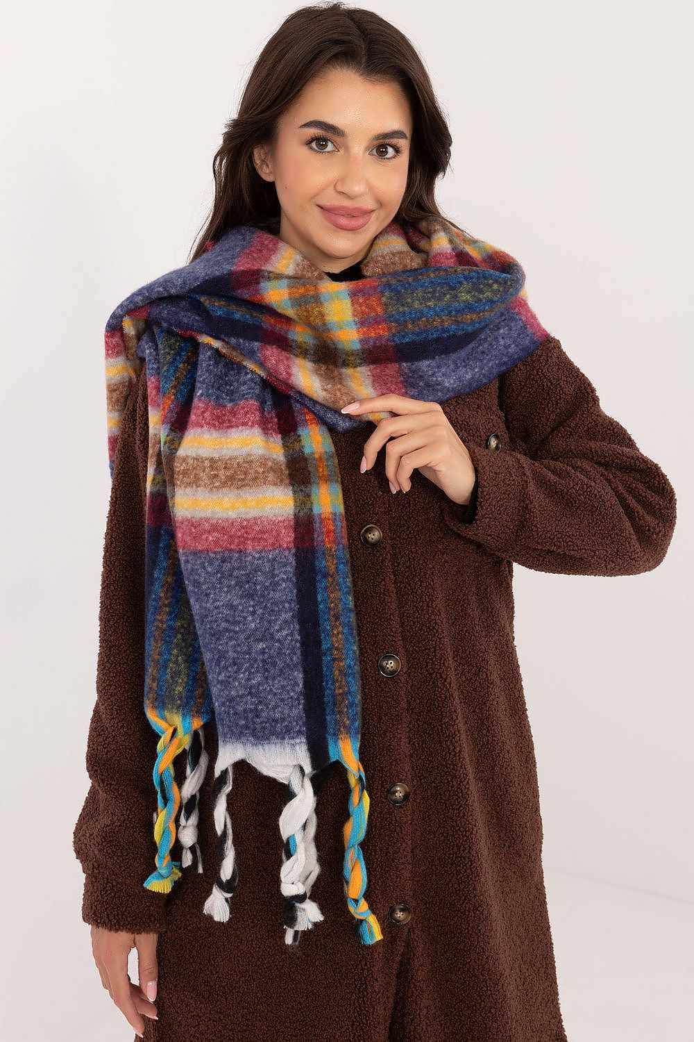  Shawl model 202581 AT 