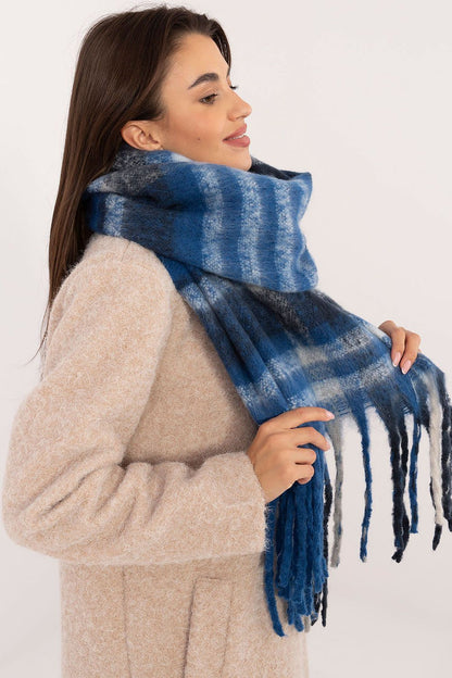  Shawl model 203172 AT 