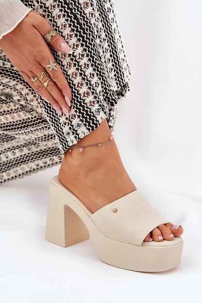  Flip-flops model 209943 Step in style 