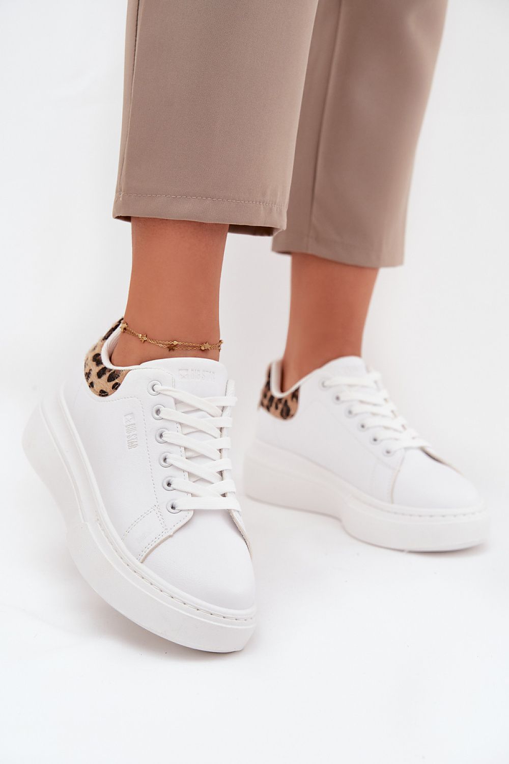  Sport Shoes model 216484 Step in style 