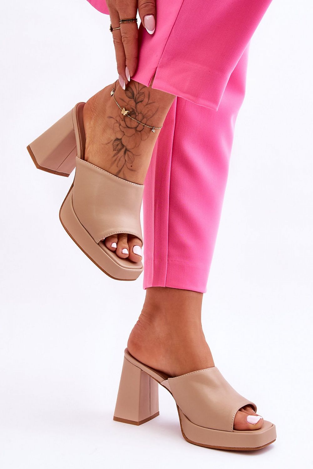  Flip-flops model 181070 Step in style 